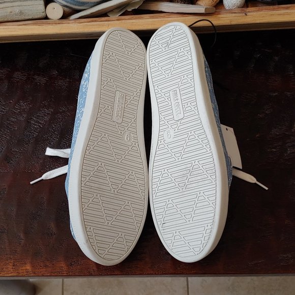 Falls Creek Women's Viv Floral Casual Shoe, Blue, Sz 11 - Picture 5 of 11